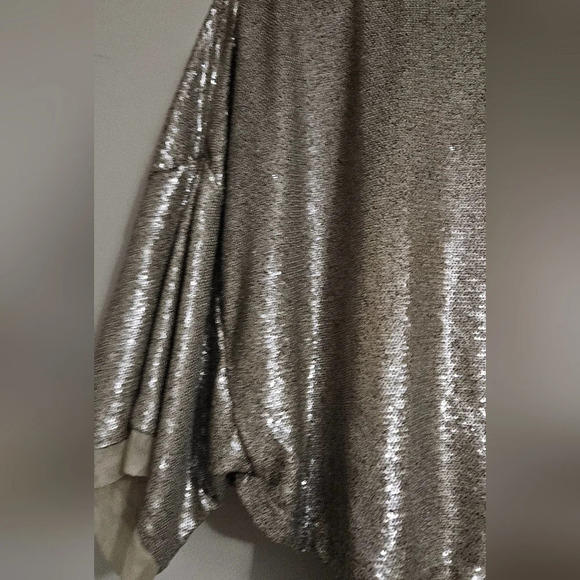 FREE PEOPLE Champagne Dreams Top sequin hold. Size XS - Picture 16 of 16